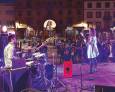 Música en directo en la VI “Noche de Compras” Música en directo en la VI “Noche de Compras”