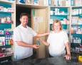 Relevo al frente de la farmacia de Santa Ana Relevo al frente de la farmacia de Santa Ana