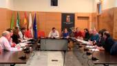 AYUNTAMIENTO. Una de las reuniones presididas por el alcalde Martos, Víctor Torres. 