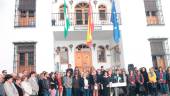 CONCENTRACIÓN. Minuto de silencio ante el Ayuntamiento de La Zubia, en Granada, para condenar el último crimen. 