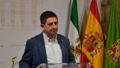 El presidente de la Diputación Provincial de Jaén, Francisco Reyes, en rueda de prensa. / Paco Delgado / Diario JAÉN. 