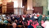 ARTE Y MÚSICA. El público disfruta con el concierto ofrecido por el Coro y Orquesta de la UJA, con motivo del aniversario de la Catedral de Jaén.