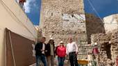 REFORMAS. Emilio Torres, José Luis Serrano, Juana Cano y Víctor Torres, en la visita a las obras que se efectúan en la Torre Almedina.