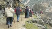 PASEO. Visitantes recorren la sierra jiennense mientras aprovechan las vacaciones.
