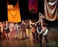 Un viaje solidario a través de puro teatro Un viaje solidario a través de puro teatro
