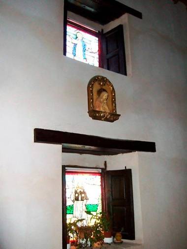 <i>Vidrieras de Nuestra Señora de La Asunción y de San Roque.</i>