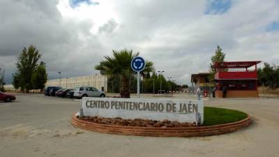 Acceso al Centro penitenciario de Jaén.