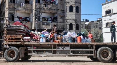 Palestinos abandonando Rafá, en el sur de la Franja de Gaza. / MSF. 