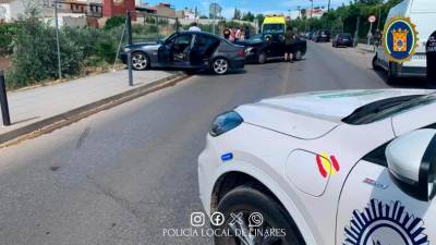 Accidente de tráfico en Linares. / Policía Local de Linares. 