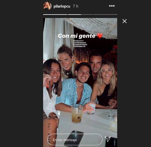 Enrique Ponce, uno más en la pandilla de Ana Soria Enrique Ponce, uno más en la pandilla de Ana Soria
