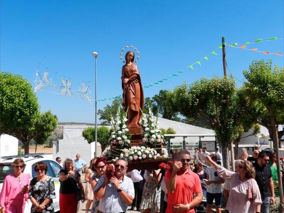 Mire los mejores momentos de la procesión de la Virgen de la Asunción en Vados de Torralba Mire los mejores momentos de la procesión de la Virgen de la Asunción en Vados de Torralba