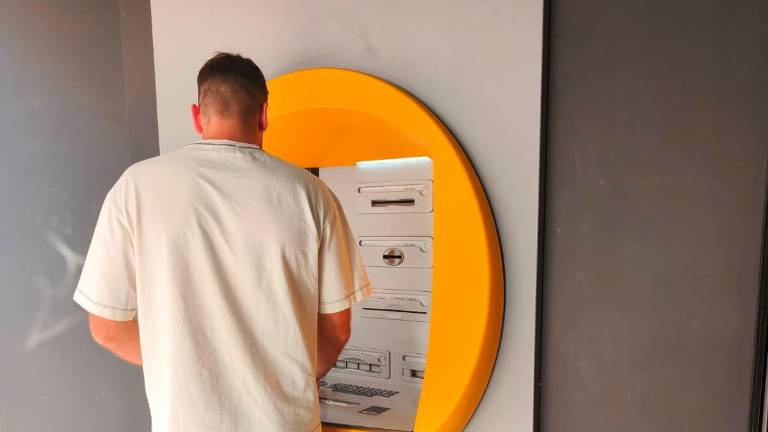 Los huelmenses se quedan sin acceso a internet ni llamadas durante cuatro días Los huelmenses se quedan sin acceso a internet ni llamadas durante cuatro días