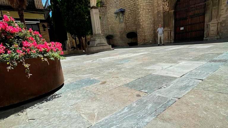 Lagartos de bronce para guiar a los turistas en Jaén Lagartos de bronce para guiar a los turistas en Jaén