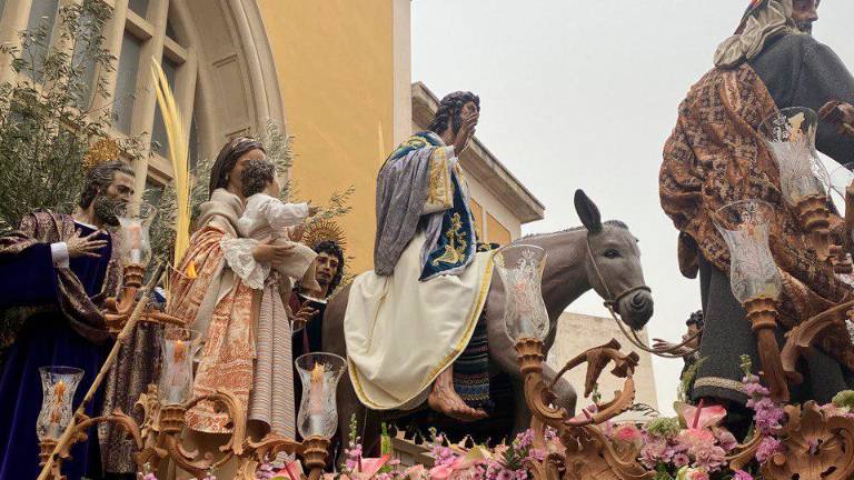 Jaén disfruta de la Borriquilla por sus calles Jaén disfruta de la Borriquilla por sus calles