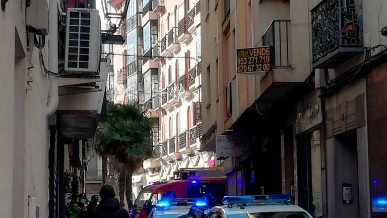 Revuelo por un conato de incendio en la calle Teodoro Calvache Revuelo por un conato de incendio en la calle Teodoro Calvache