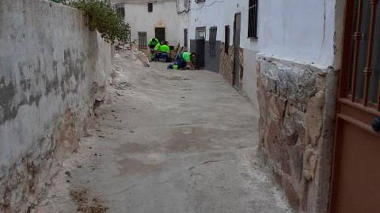 Eliminación de hasta siete enganches ilegales de agua Eliminación de hasta siete enganches ilegales de agua
