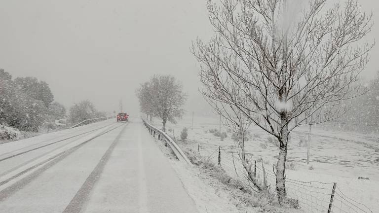 Precaución por nieve si circula por la A-317 o la A-319 Precaución por nieve si circula por la A-317 o la A-319