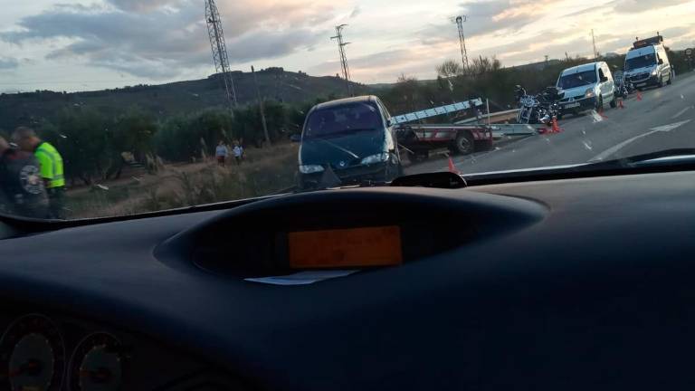 Accidente con un herido en la N-322, cerca de Arroyo Accidente con un herido en la N-322, cerca de Arroyo
