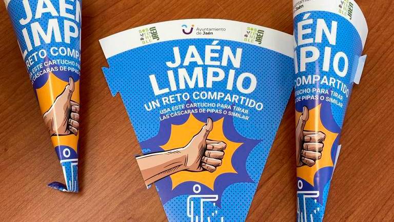 Conos para mantener limpias las calles de Jaén en Semana Santa Conos para mantener limpias las calles de Jaén en Semana Santa