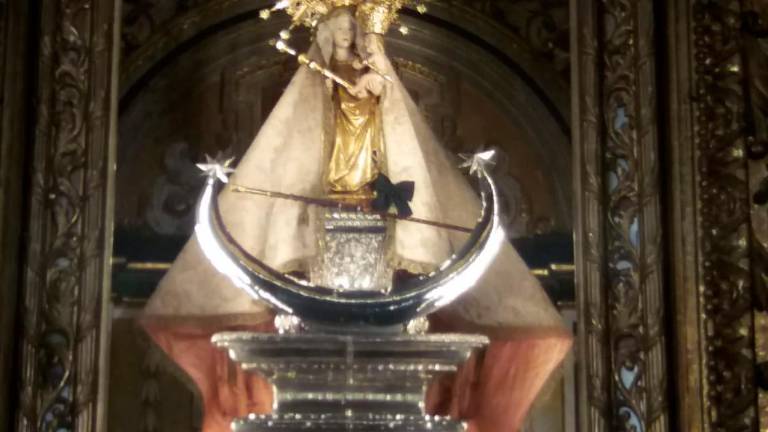 De rogativas a la Virgen de la Capilla