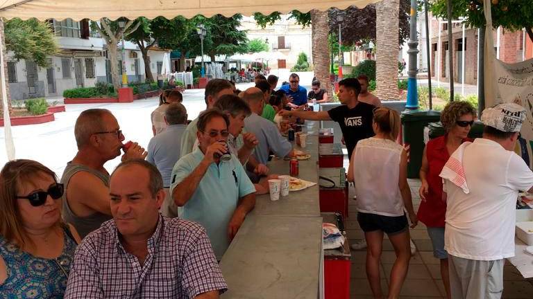 Fiestas de alegría y devoción Fiestas de alegría y devoción