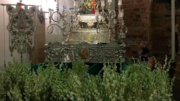 Días de júbilo y fiesta para los vecinos entre un mar de devoción por la patrona Días de júbilo y fiesta para los vecinos entre un mar de devoción por la patrona