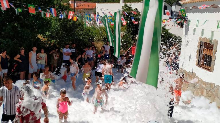 La Toba, vida y alegría borbotones La Toba, vida y alegría borbotones