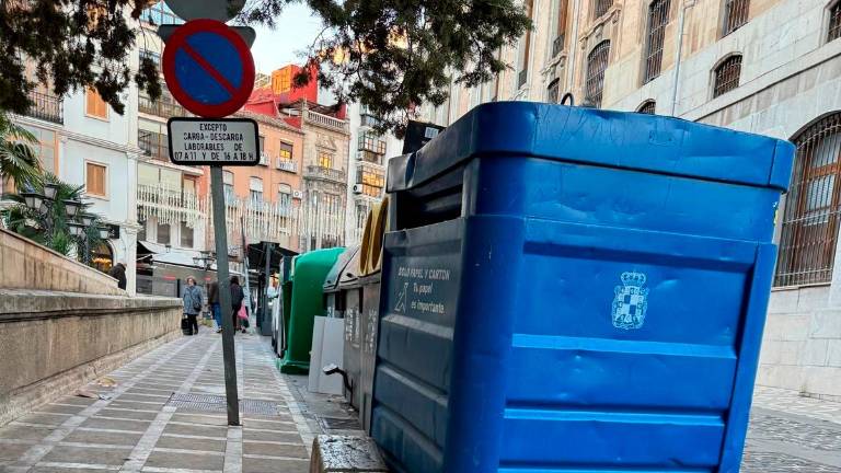 FCC recogerá el papel y el cartón tras el cese de actividad de Aprompsi FCC recogerá el papel y el cartón tras el cese de actividad de Aprompsi