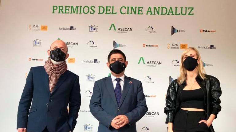 Natalia de Molina y Chema del Barco triunfan en los 33 Premios del Cine Andaluz Natalia de Molina y Chema del Barco triunfan en los 33 Premios del Cine Andaluz