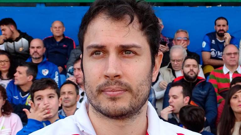 El Linares Deportivo pone la directa por el título de Liga El Linares Deportivo pone la directa por el título de Liga