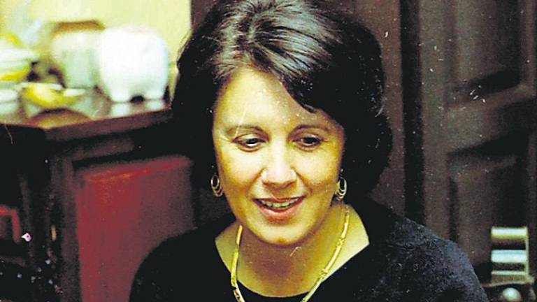 Anuncia, esa mujer sabia y recia Anuncia, esa mujer sabia y recia