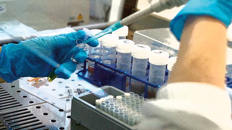 Por la titulación de Biomédica Por la titulación de Biomédica