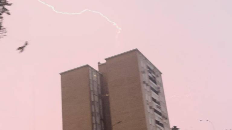 Lluvias y tormentas eléctricas causan inundaciones en Huelva Lluvias y tormentas eléctricas causan inundaciones en Huelva