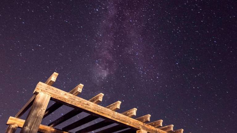 Espectaculares perseidas desde el mirador de la Torrecilla, en Villardompardo Espectaculares perseidas desde el mirador de la Torrecilla, en Villardompardo