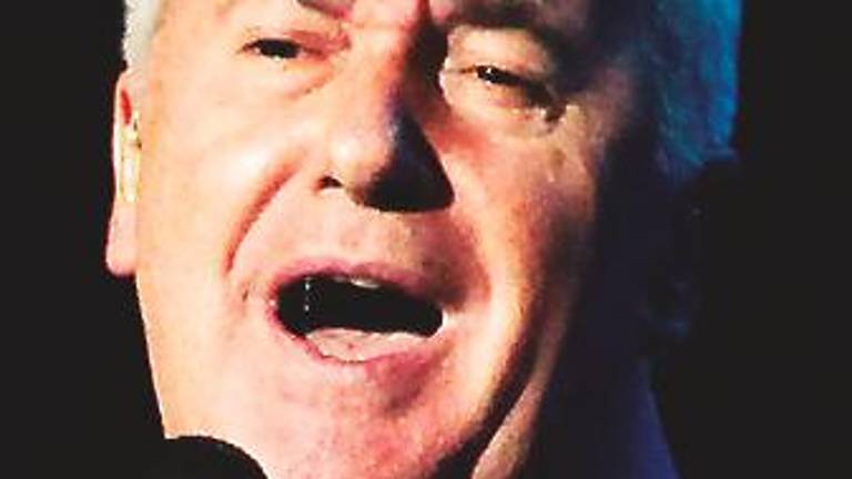 Víctor Manuel echa el cierre a las “Noches de Palacio” Víctor Manuel echa el cierre a las “Noches de Palacio”
