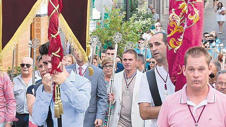 Un pueblo entregado a su fe Un pueblo entregado a su fe