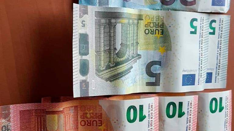 Alerta por al presencia de billetes falsos para películas Alerta por al presencia de billetes falsos para películas