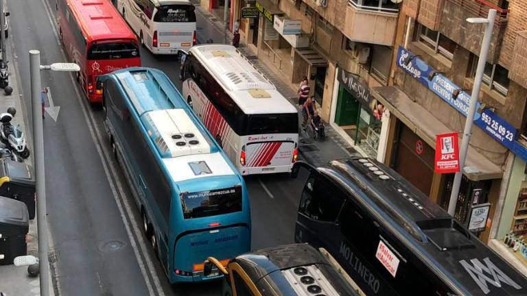 El sector del autobús está en juego tras 200 quiebras El sector del autobús está en juego tras 200 quiebras