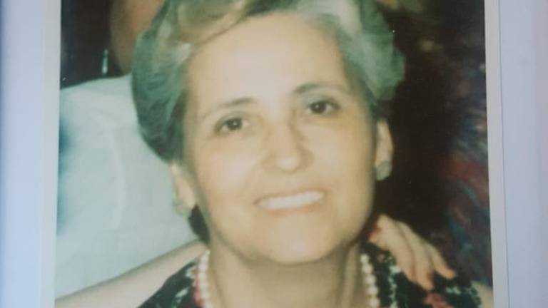 Adela, mi madre Adela, mi madre