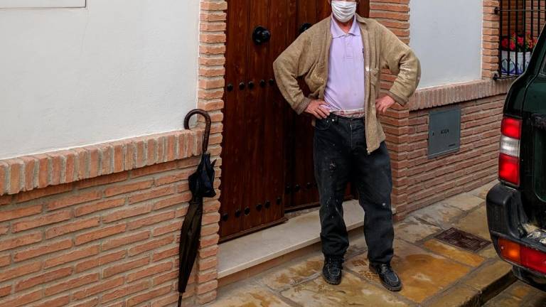 La fe a la Virgen de Alharillase refuerza pese a la desolación La fe a la Virgen de Alharillase refuerza pese a la desolación