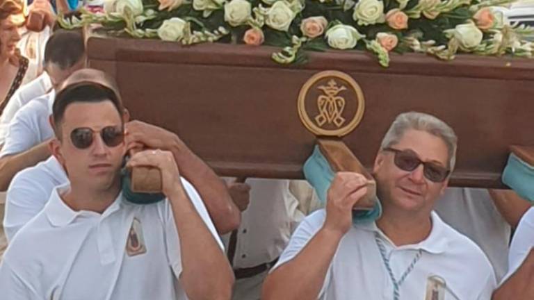 Prendados por el amor a la Virgen del Rosario