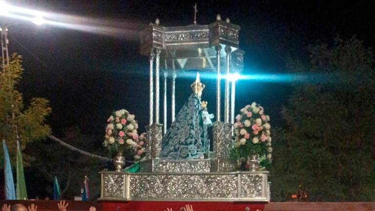 Aparición llena de devoción en la madrugada de Hoya del Salobral Aparición llena de devoción en la madrugada de Hoya del Salobral