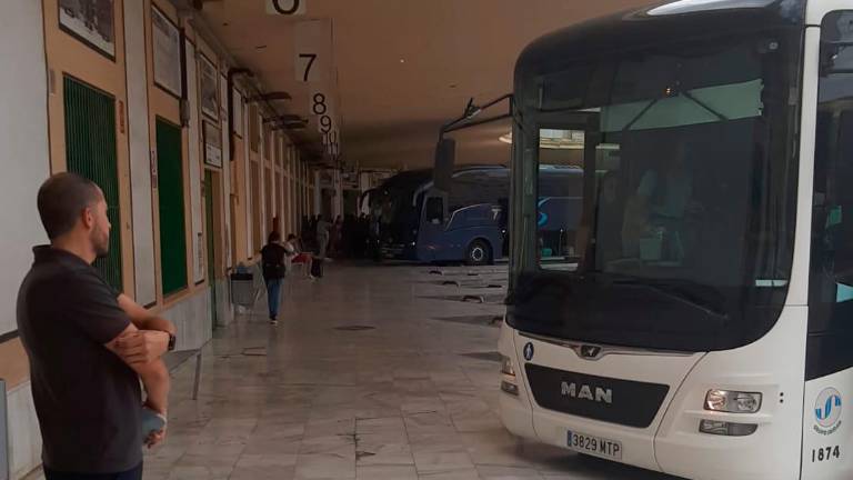 La Junta refuerza las líneas de autobús de la capital con Torredelcampo, Torredonjimeno y Martos La Junta refuerza las líneas de autobús de la capital con Torredelcampo, Torredonjimeno y Martos