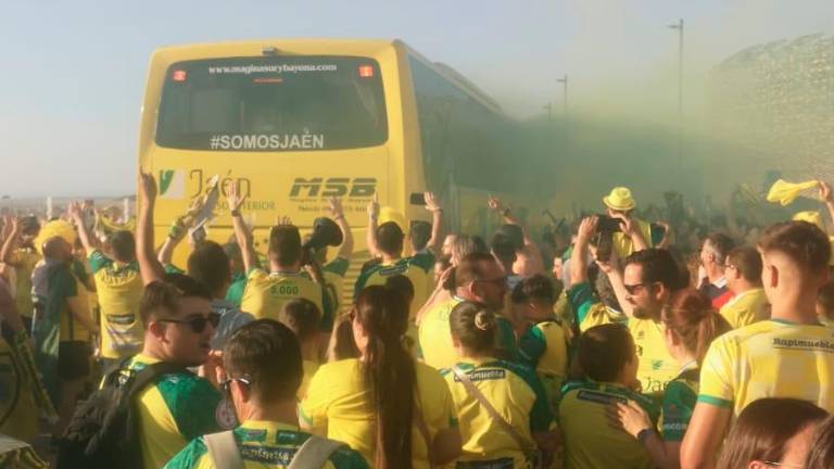 ¡Grande la marea Amarilla recibiendo al Jaén Paraíso Interior! ¡Grande la marea Amarilla recibiendo al Jaén Paraíso Interior!