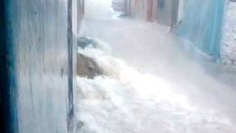 Agua a toda velocidad en Valdepeñas de Jaén Agua a toda velocidad en Valdepeñas de Jaén