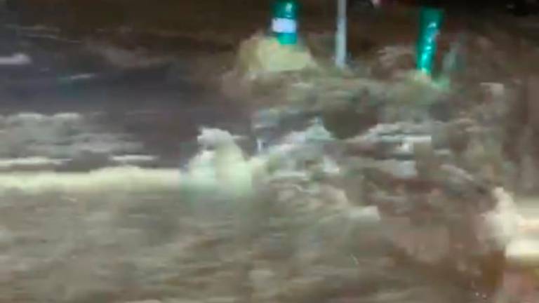 Una lluvia torrencial anega carreteras y viviendas en Andújar Una lluvia torrencial anega carreteras y viviendas en Andújar