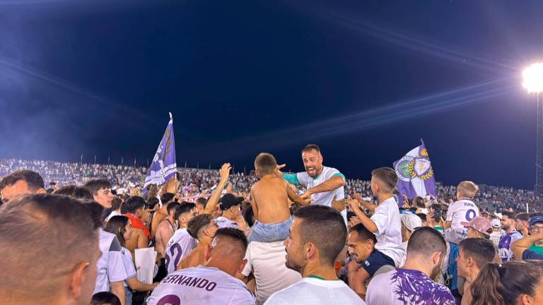 El Real Jaén consigue un histórico ascenso después de doce años (2-1) El Real Jaén consigue un histórico ascenso después de doce años (2-1)