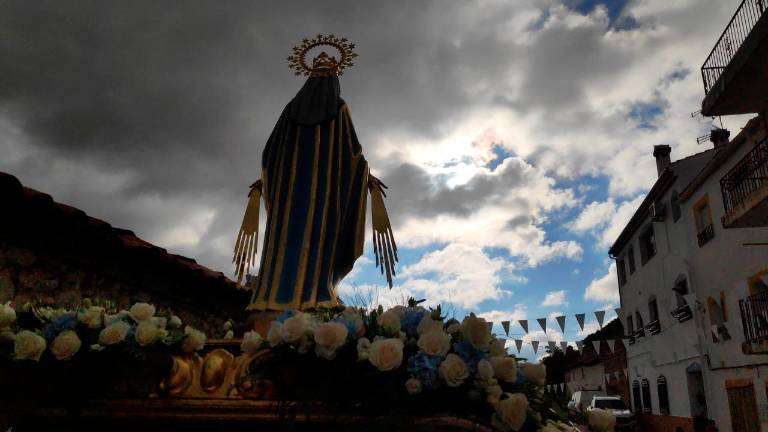 Cuando La Milagrosa es la reina de La Matea Cuando La Milagrosa es la reina de La Matea
