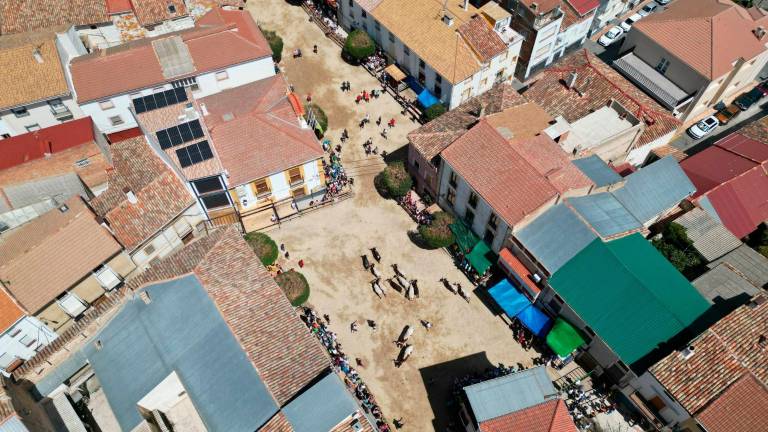 Un encierro desde el cielo, lo nunca visto en Santiago de la Espada Un encierro desde el cielo, lo nunca visto en Santiago de la Espada