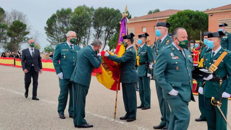 Cuarenta años al servicio de España Cuarenta años al servicio de España